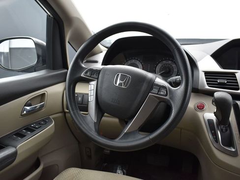 Used 2017 Honda Odyssey SE image 15