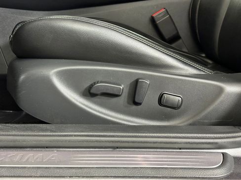 Used 2022 Nissan Maxima SV w/ Floor Mat Group FWD image 7