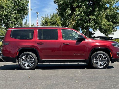 Certified 2024 Jeep Wagoneer Series II AWD/4WD image 3