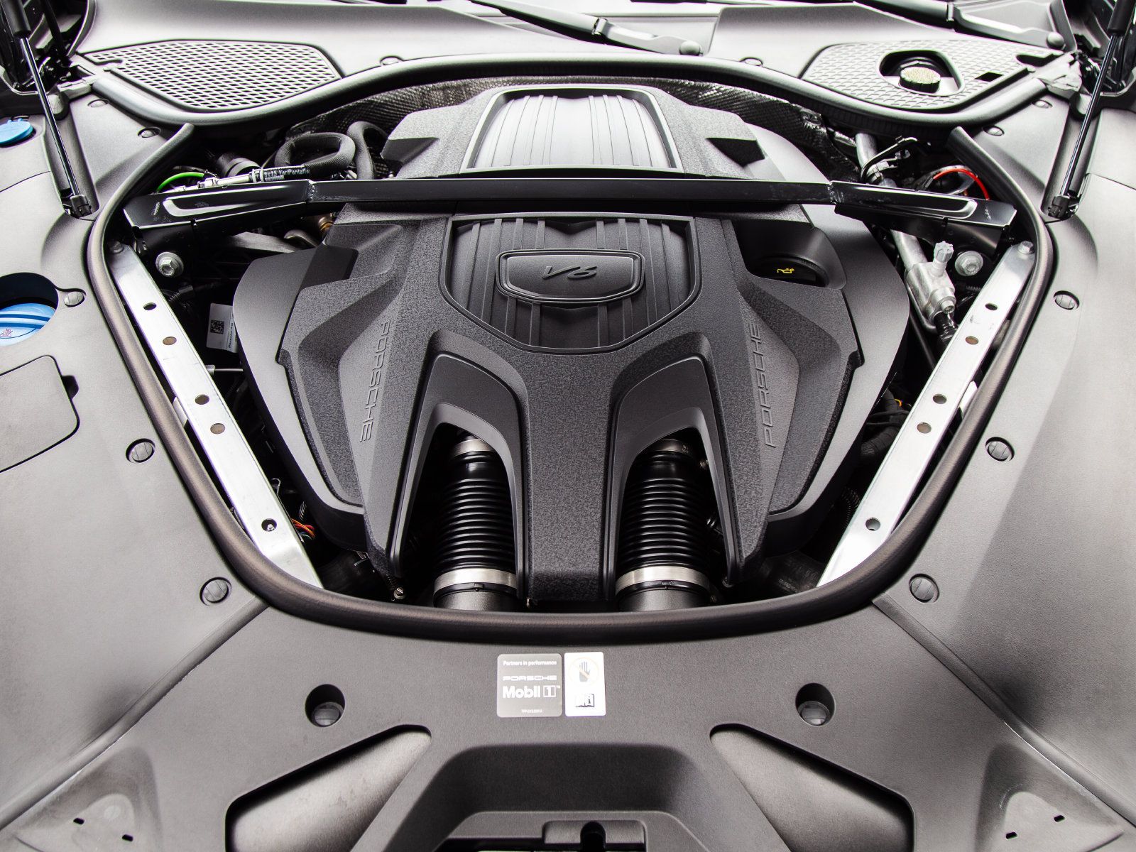 Certified 2025 Porsche Panamera RWD image 27