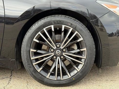 Used 2017 Nissan Maxima 3.5 SL image 9