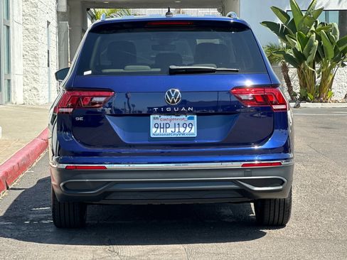 Used 2023 Volkswagen Tiguan SE w/ Panoramic Sunroof Package FWD image 5