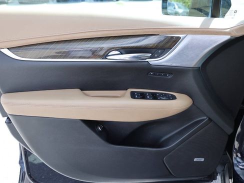Used 2021 Cadillac XT6 Sport w/ Platinum Package AWD/4WD image 12