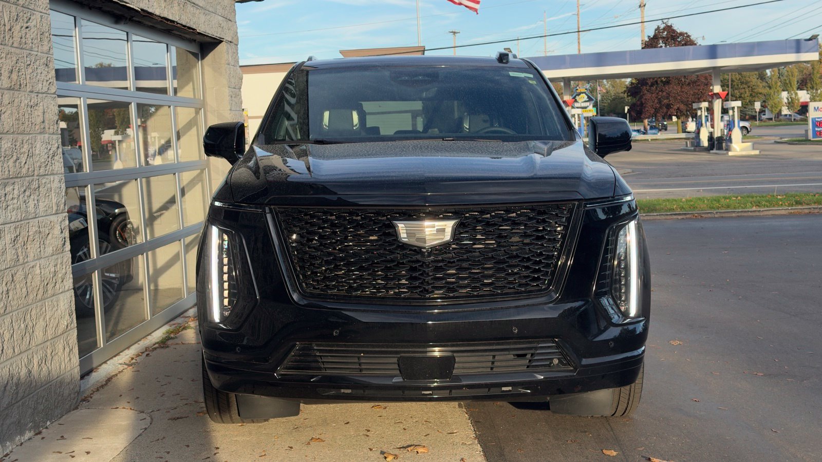Used 2026 Cadillac Escalade Platinum Sport w/ LPO, ONYX Package AWD/4WD image 2