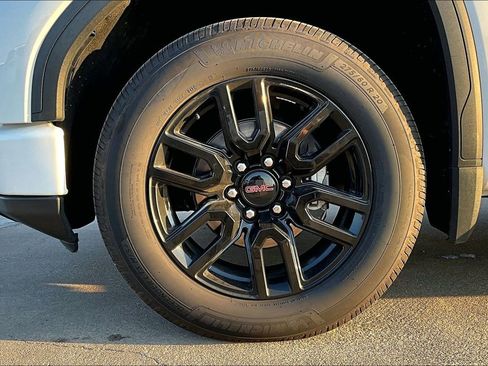 Used 2024 GMC Sierra 1500 Elevation image 11