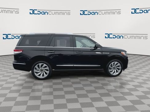 Used 2024 Lincoln Navigator Reserve AWD/4WD image 9