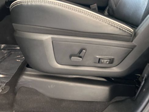 Used 2026 RAM 2500 Laramie AWD/4WD image 46