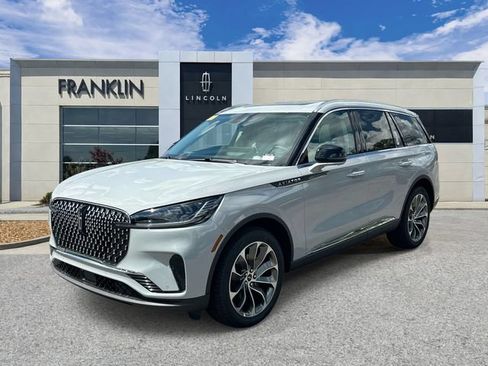 New 2027 Lincoln Aviator AWD image 3