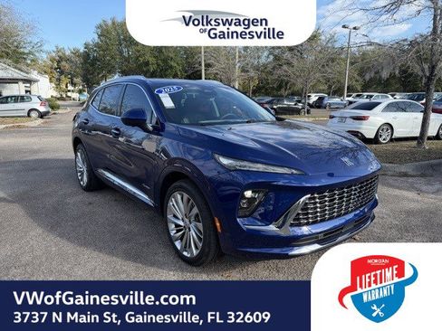 Used 2025 Buick Envision Avenir image 1