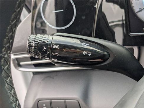 Used 2021 Hyundai Elantra SEL w/ Convenience + Premium Package image 6