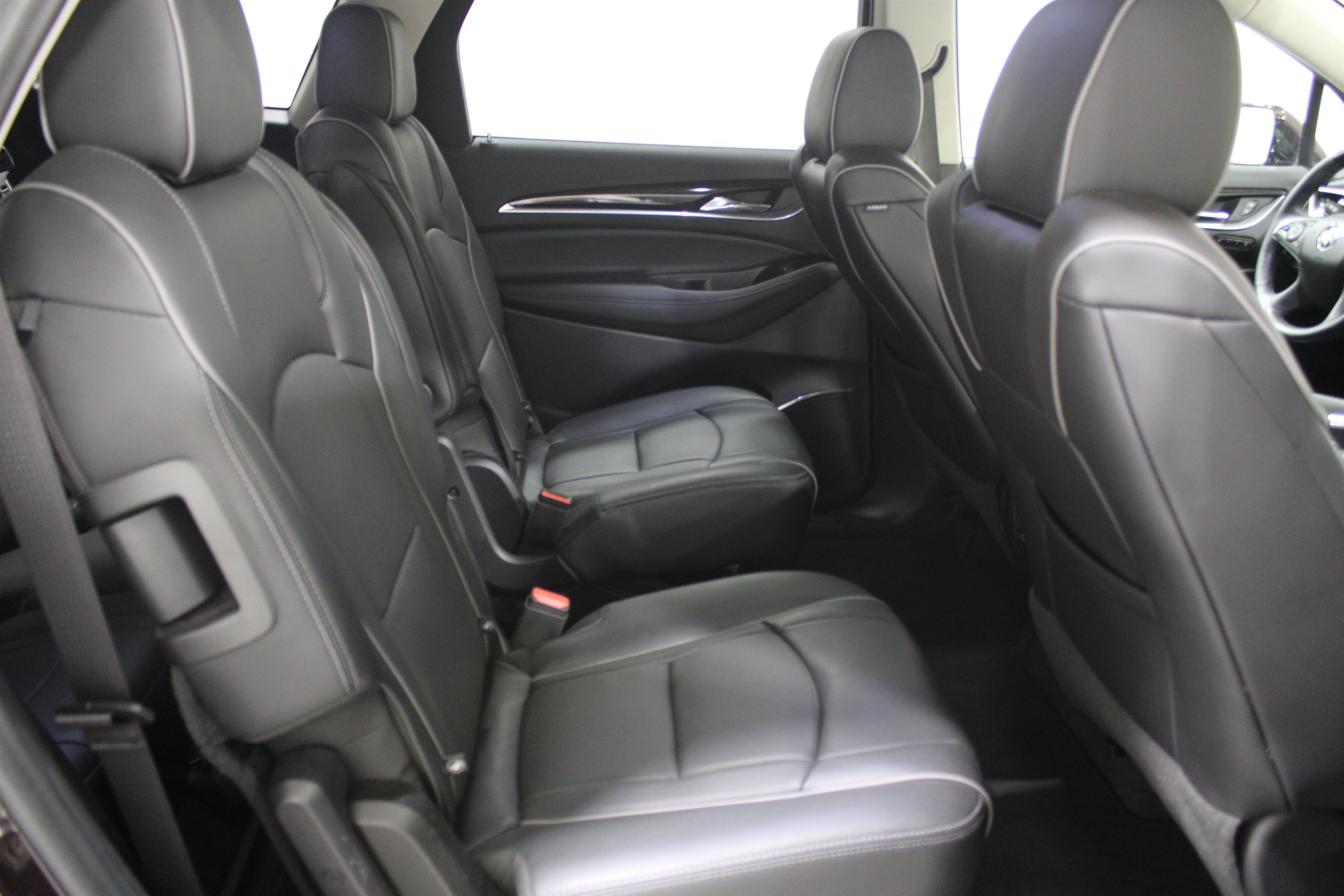 Used 2020 Buick Enclave Avenir w/ Avenir Technology Package AWD/4WD image 35