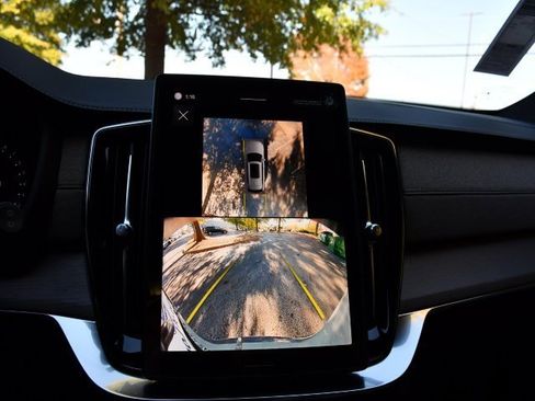 New 2026 Volvo XC90 B6 Plus w/ Protection Package Premier image 14