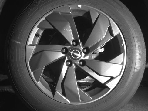 Used 2025 Nissan Rogue SV image 14