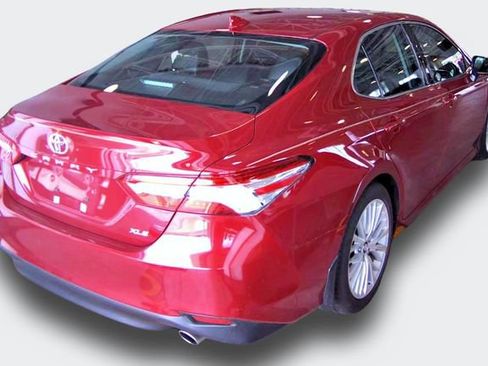 Used 2018 Toyota Camry XLE w/ Audio Package FWD image 3