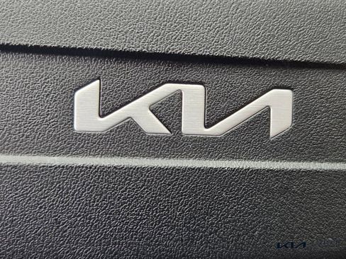 Certified 2025 Kia K4 EX image 29