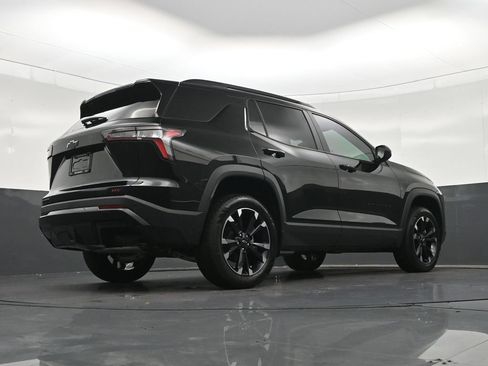 Used 2026 Chevrolet Equinox RS FWD image 32