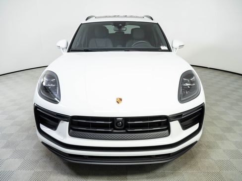 Certified 2026 Porsche Macan AWD/4WD image 36