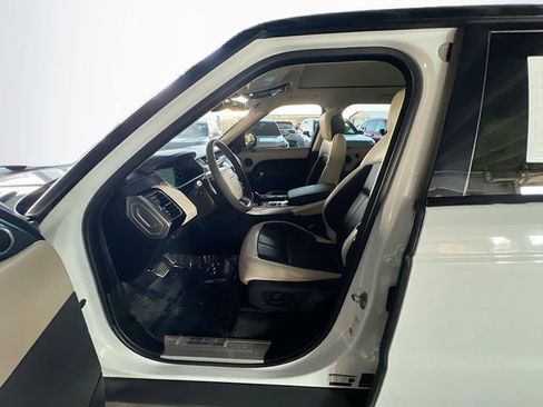 Used 2021 Land Rover Range Rover Sport HST image 9