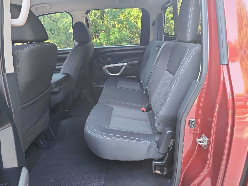 Used 2019 Nissan Titan SV AWD/4WD image 28