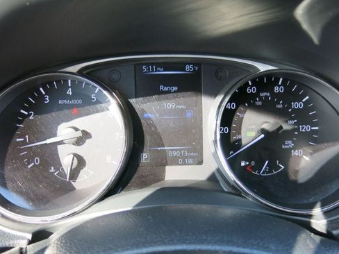 Used 2015 Nissan Rogue SV AWD/4WD image 24