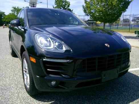 Used 2017 Porsche Macan AWD/4WD image 17