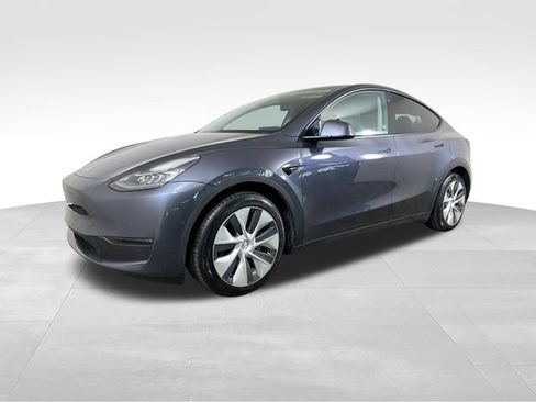 Used 2021 Tesla Model Y Long Range image 2