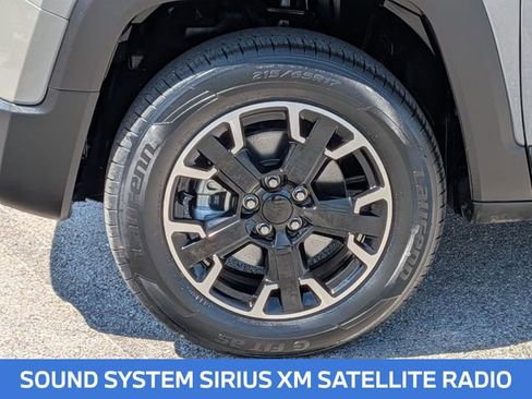 Used 2023 Jeep Renegade Latitude AWD/4WD image 11