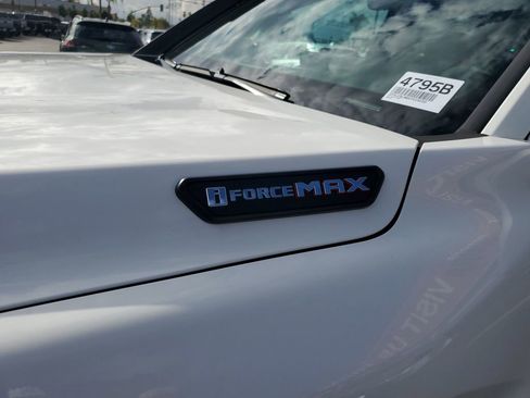 Used 2025 Toyota Tacoma Trailhunter image 8