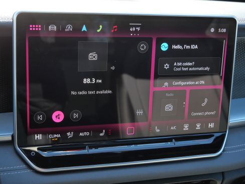 Certified 2025 Volkswagen Tiguan SE R-Line image 23