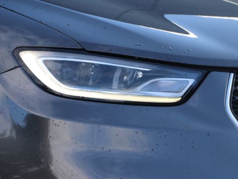 Used 2022 Chrysler Pacifica Pinnacle image 5