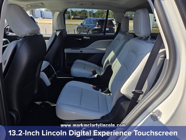 New 2027 Lincoln Aviator AWD image 10