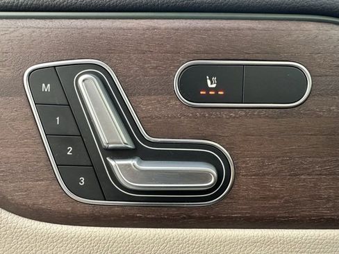 Certified 2022 Mercedes-Benz GLB 250 4MATIC image 15