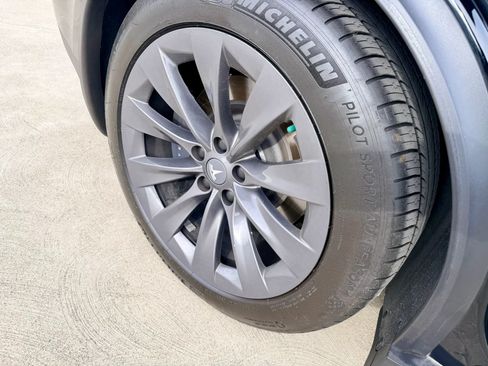 Used 2018 Tesla Model X 75D AWD/4WD image 22