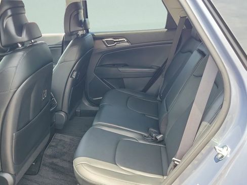Used 2025 Kia Sportage EX FWD image 18