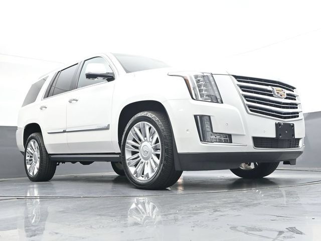 Used 2017 Cadillac Escalade Platinum AWD/4WD image 30