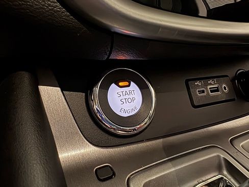 Used 2024 Nissan Murano SV w/ SV Midnight Edition Package image 33