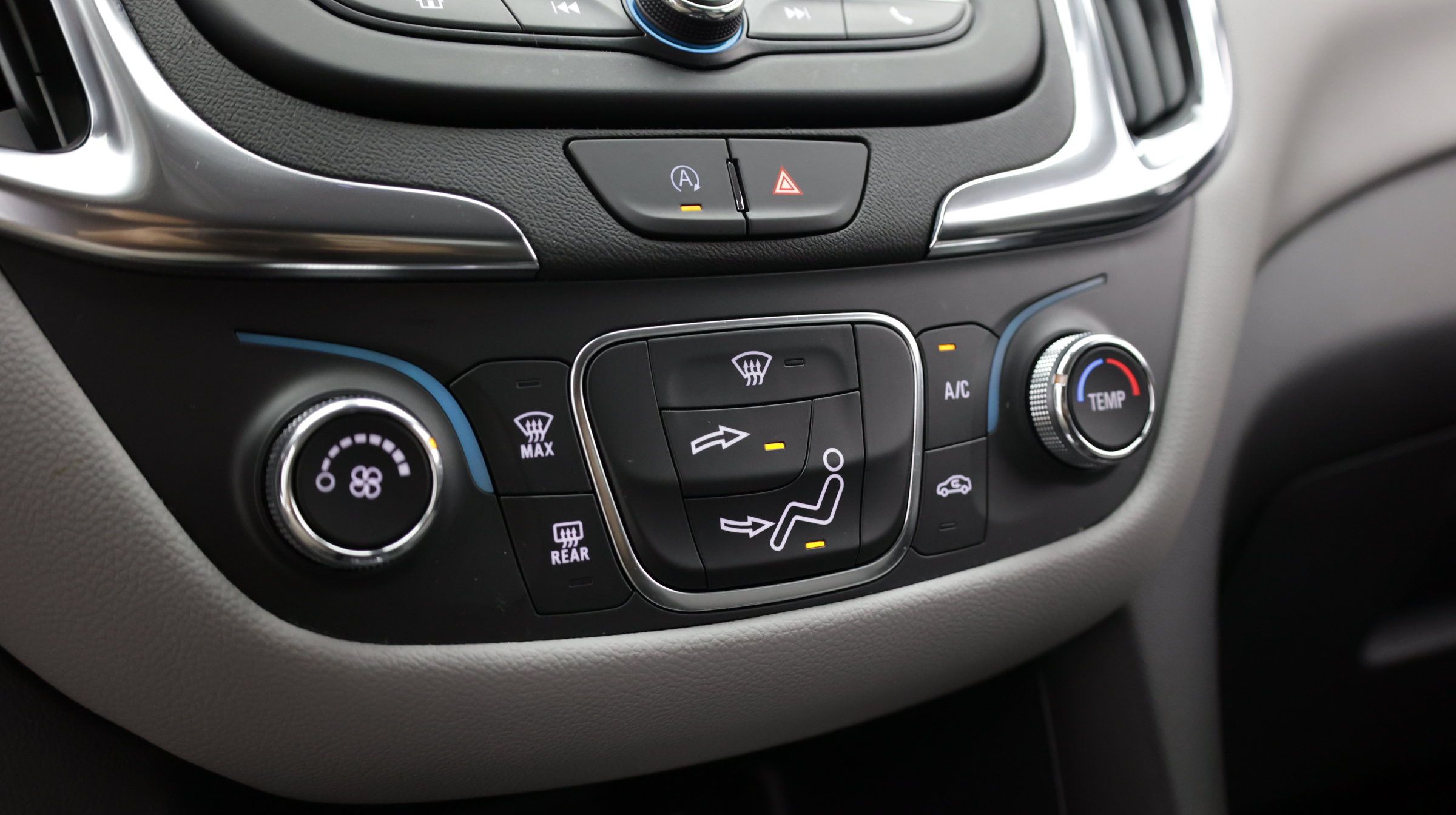 Used 2023 Chevrolet Equinox LS FWD image 18