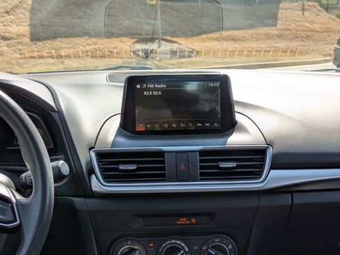 Used 2017 MAZDA MAZDA3 Sport w/ Preferred Equipment Package image 18