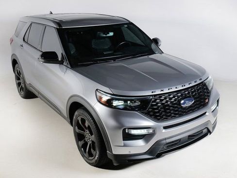 Used 2022 Ford Explorer ST w/ Equipment Group 401A image 4