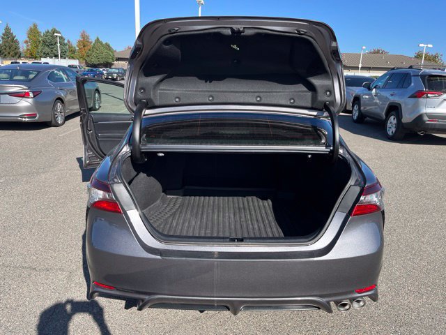 Used 2022 Toyota Camry SE FWD image 9