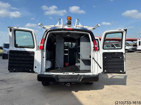 Used 2016 Chevrolet Express 2500 RWD image 21