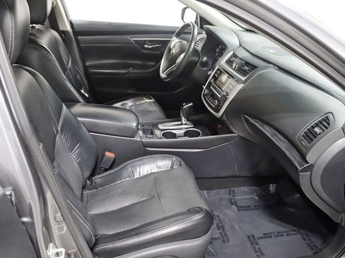 Used 2017 Nissan Altima 2.5 SL w/ Moonroof Package image 28