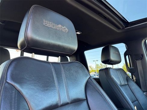 Used 2022 Chevrolet Silverado 3500 High Country image 44