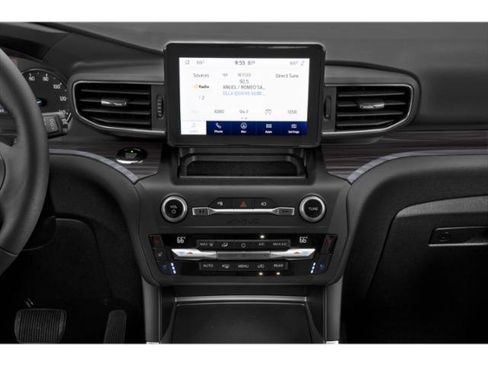 Used 2023 Ford Explorer Limited w/ Equipment Group 301A RWD image 10