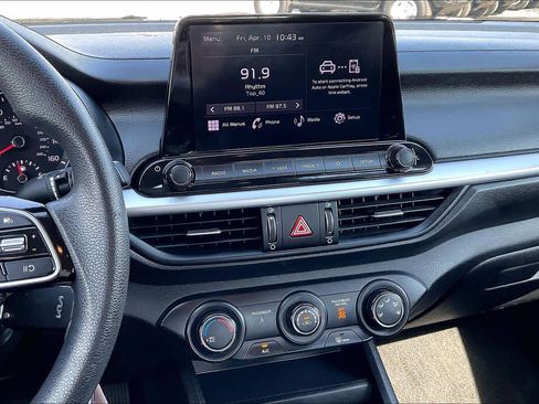 Used 2024 Kia Forte LXS image 7