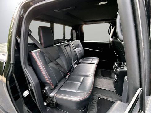 Used 2023 Nissan Titan PRO-4X w/ Pro-4x Convenience Package AWD/4WD image 25