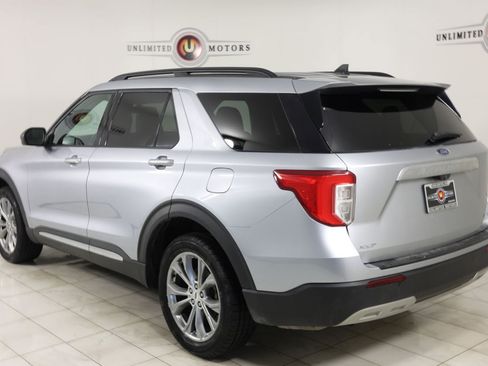 Used 2021 Ford Explorer XLT w/ Equipment Group 202A AWD/4WD image 4