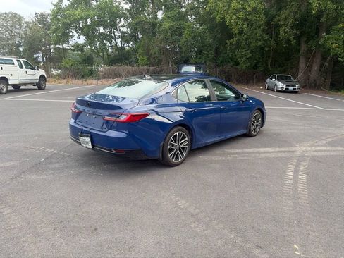 Used 2025 Toyota Camry XLE FWD image 25