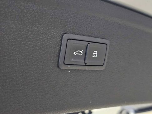 Used 2022 Audi Q5 2.0T Premium Plus image 18