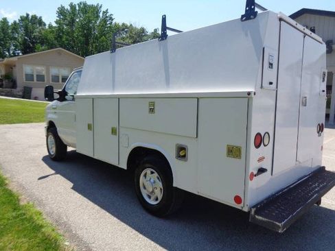 Used 2015 Ford E-350 and Econoline 350 Super Duty w/ Power Windows & Locks Group RWD image 3